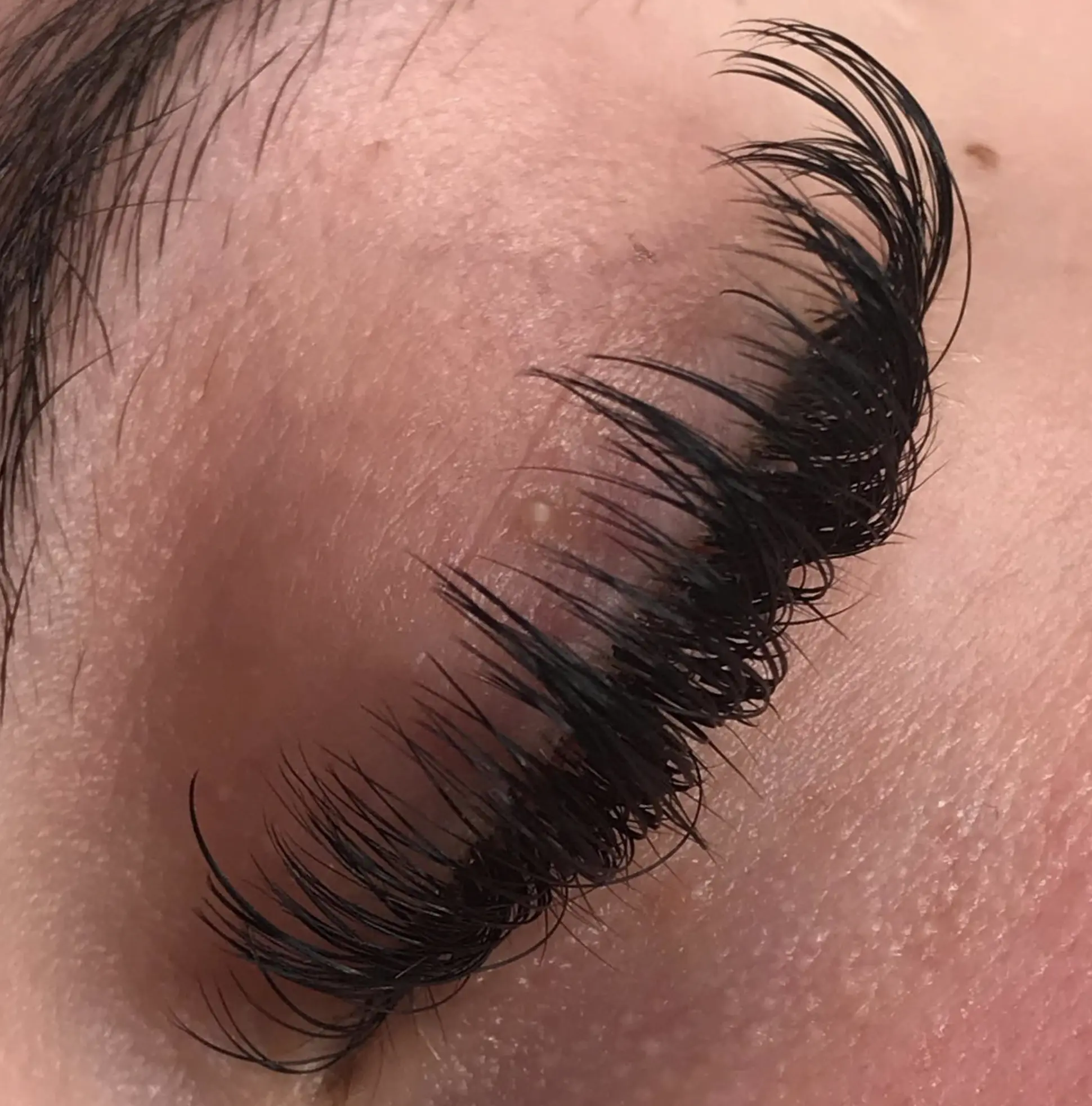 Do eyelash extensions always look fake?