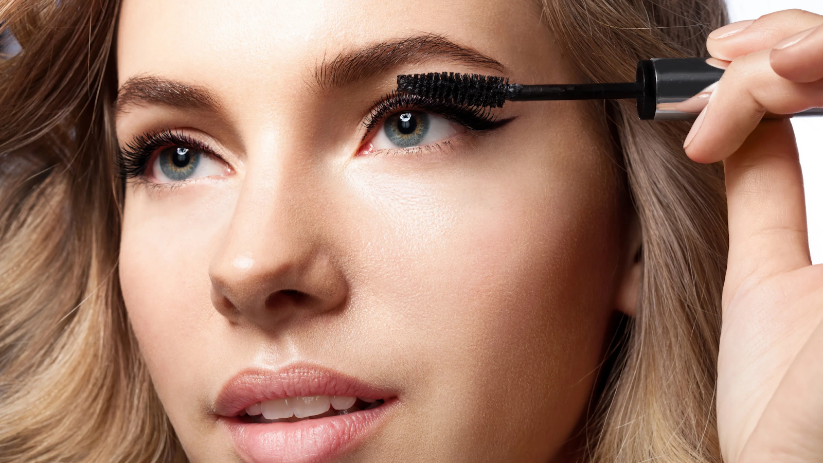 Eye care tip: removing mascara from eye without irritation