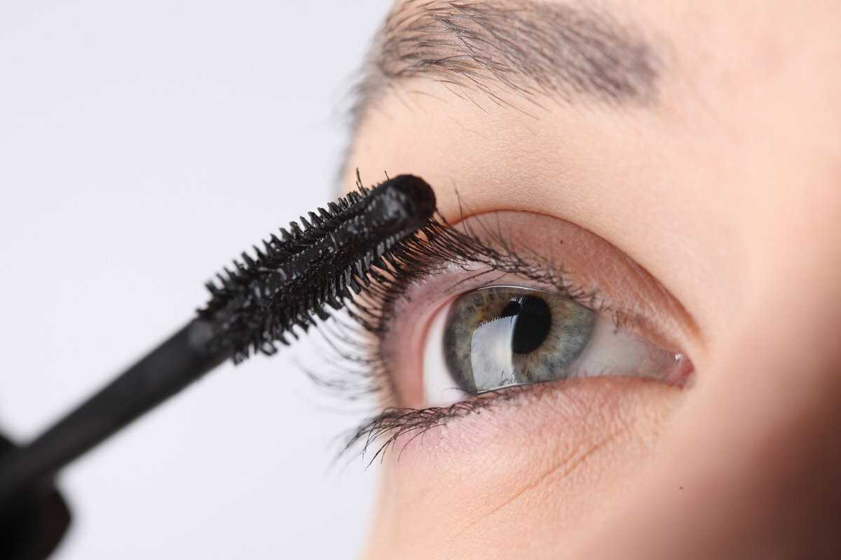 Soothing solution for unexpected mascara eye irritation